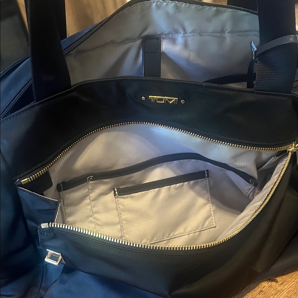 Tumi Black Nylon Travel Bag - Picture 8 of 10